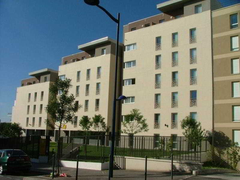 Appart'City Pontoise Cergy-Le-Haut Екстериор снимка